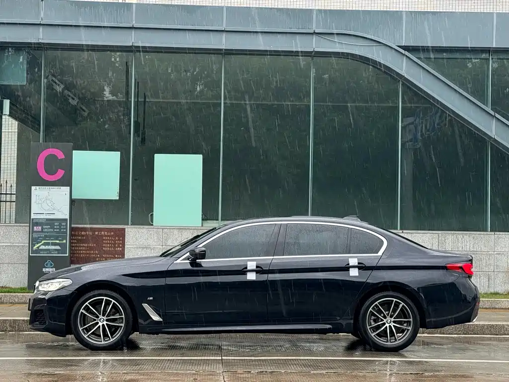 BMW 5 Series 2022