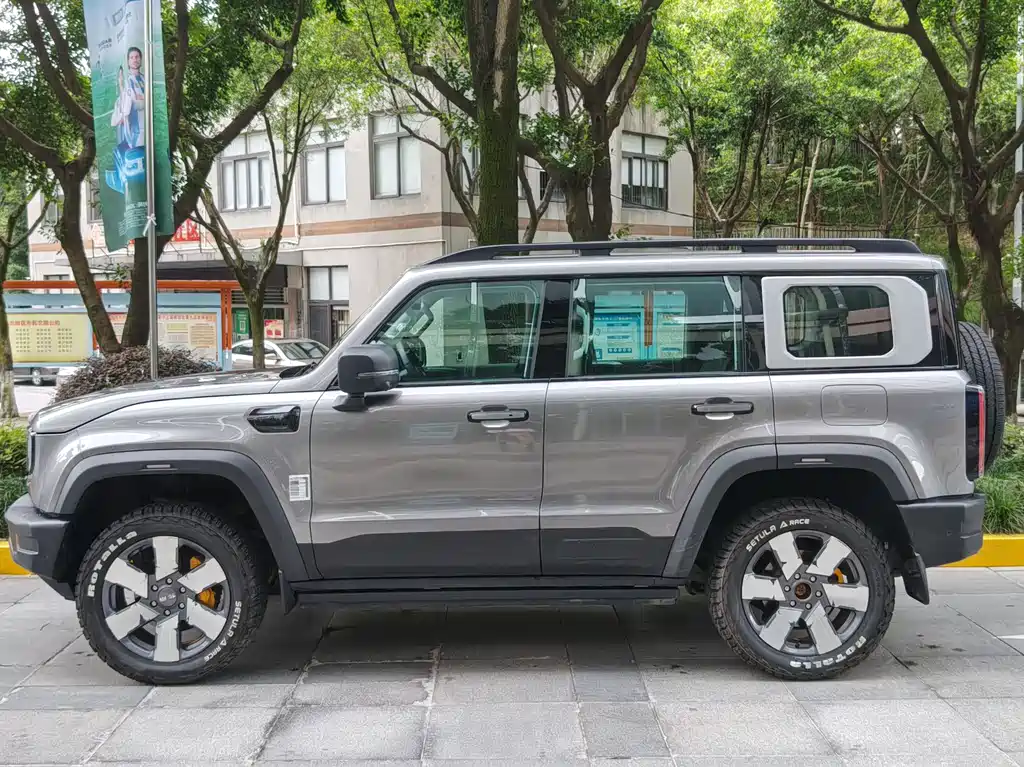 Beijing Off-Road BJ40 EREV 2025 — фото 8