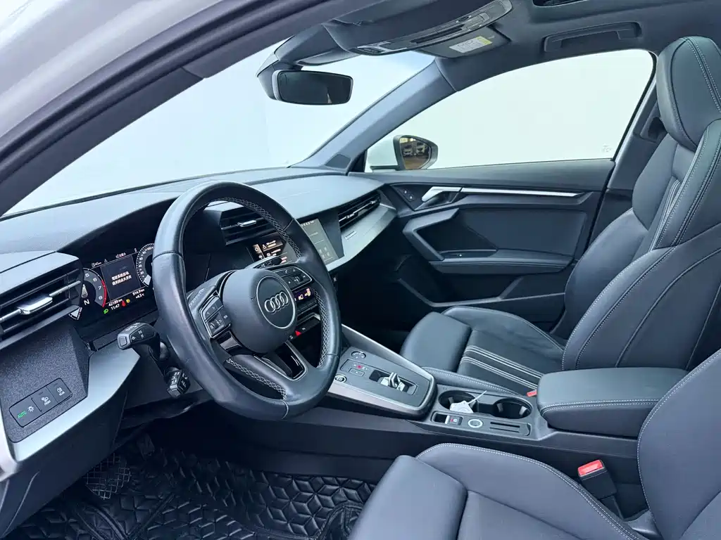 Audi A3 2022 — фото 10