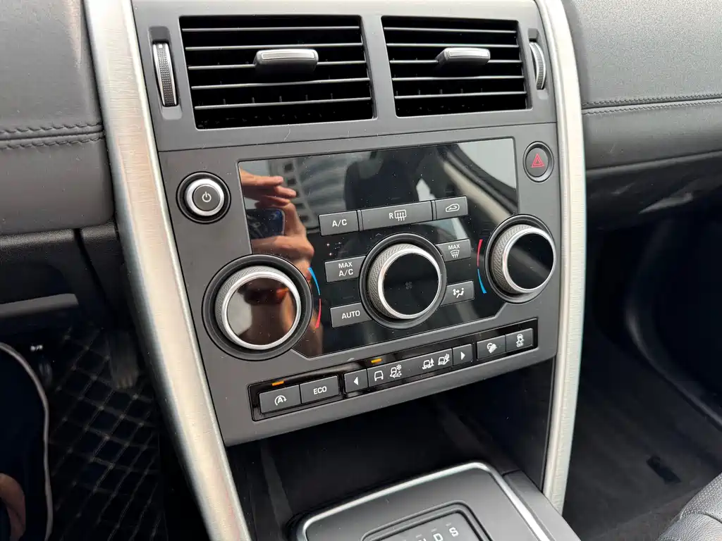 Land Rover Discovery Sport 2017 — фото 17