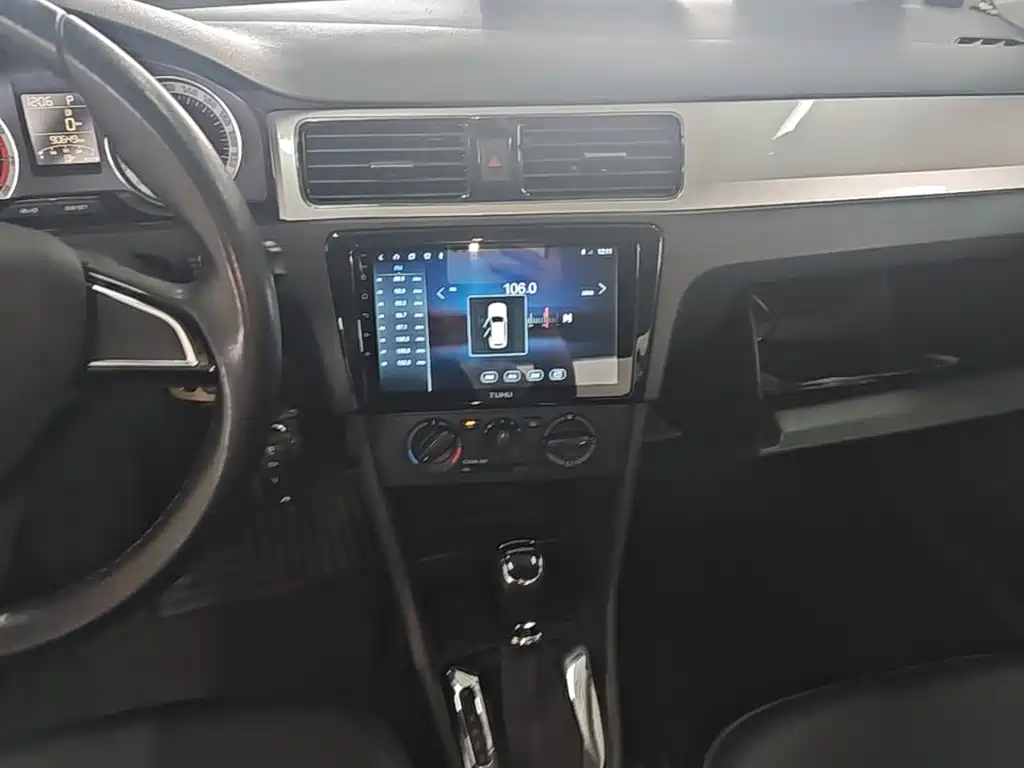 Skoda Rapid 2018 — фото 13