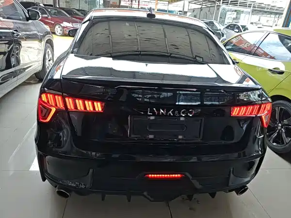 Lynk & Co 03 2020