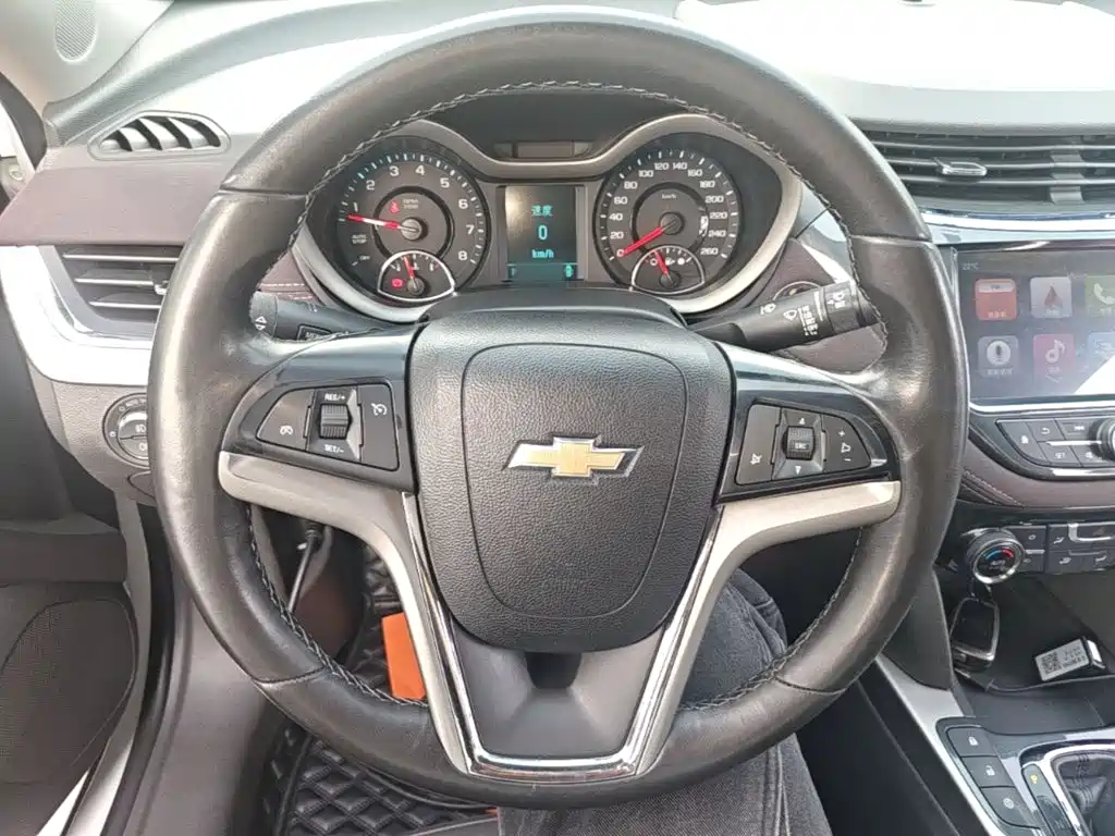 Chevrolet Malibu 2017 — фото 11