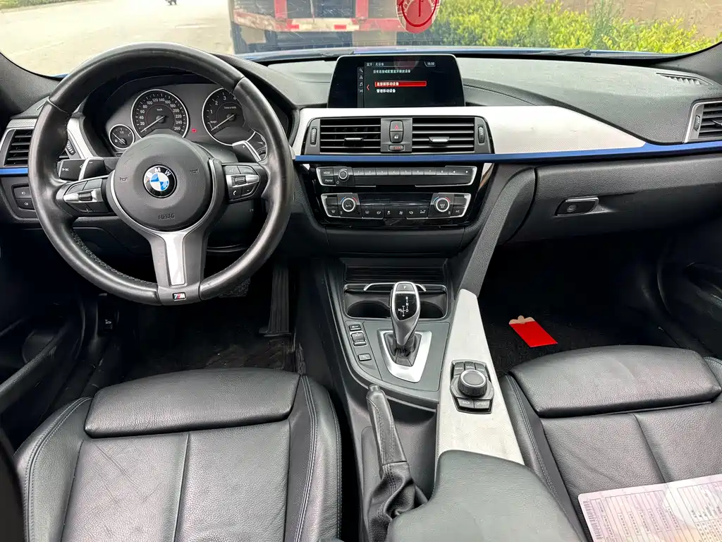 BMW 3 Series 2018 — фото 8