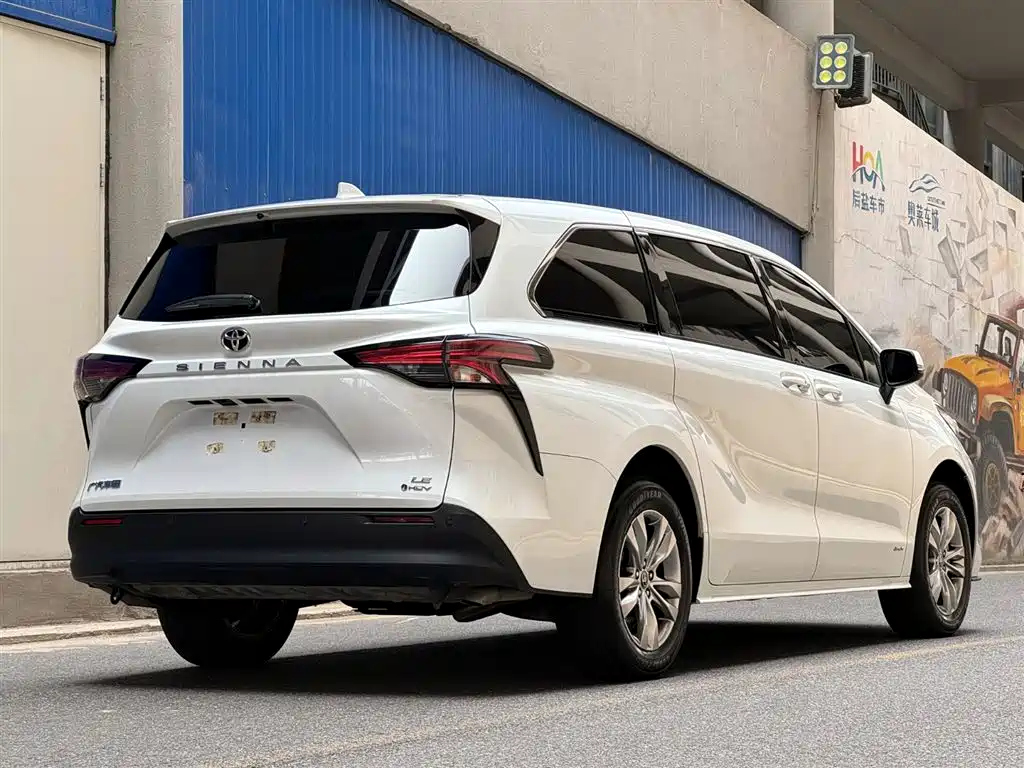 Toyota Sienna 2024