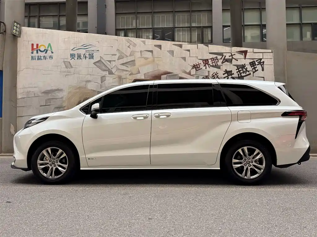 Toyota Sienna 2024