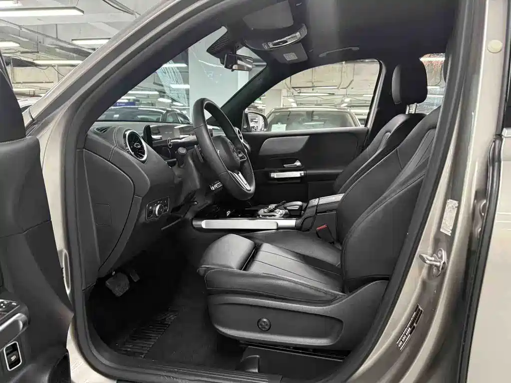 Mercedes-Benz GLB 2021
