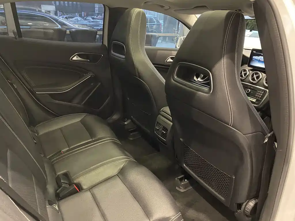 Mercedes-Benz GLA 2017 — фото 11