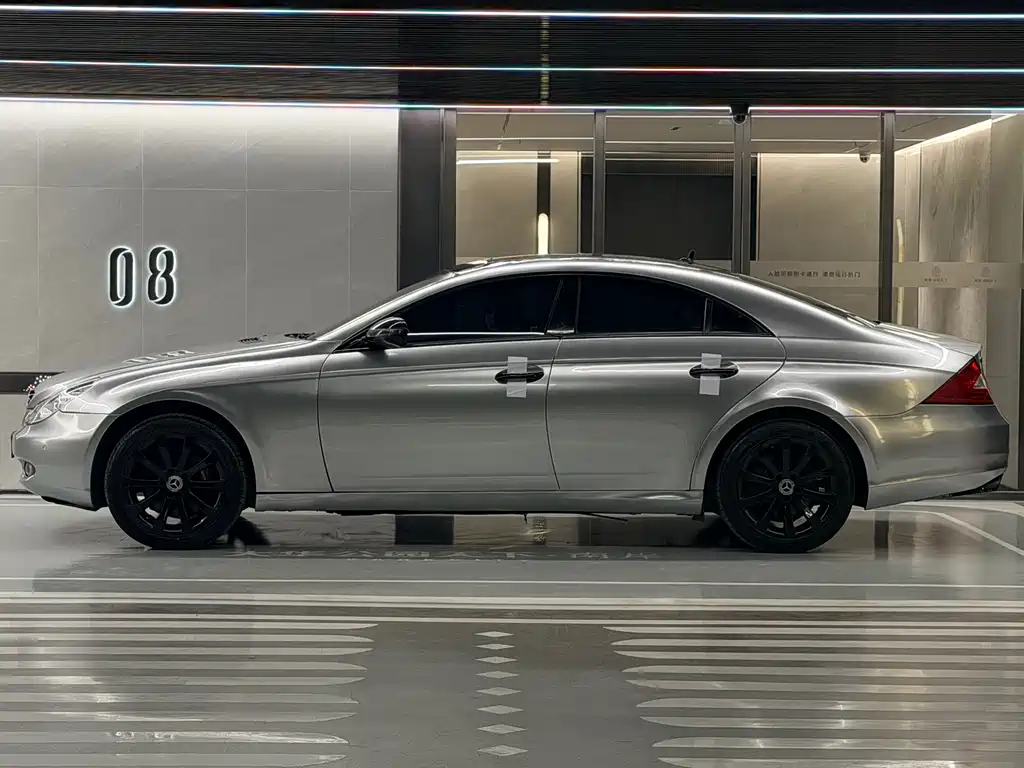 Mercedes-Benz CLS 2011 — фото 23