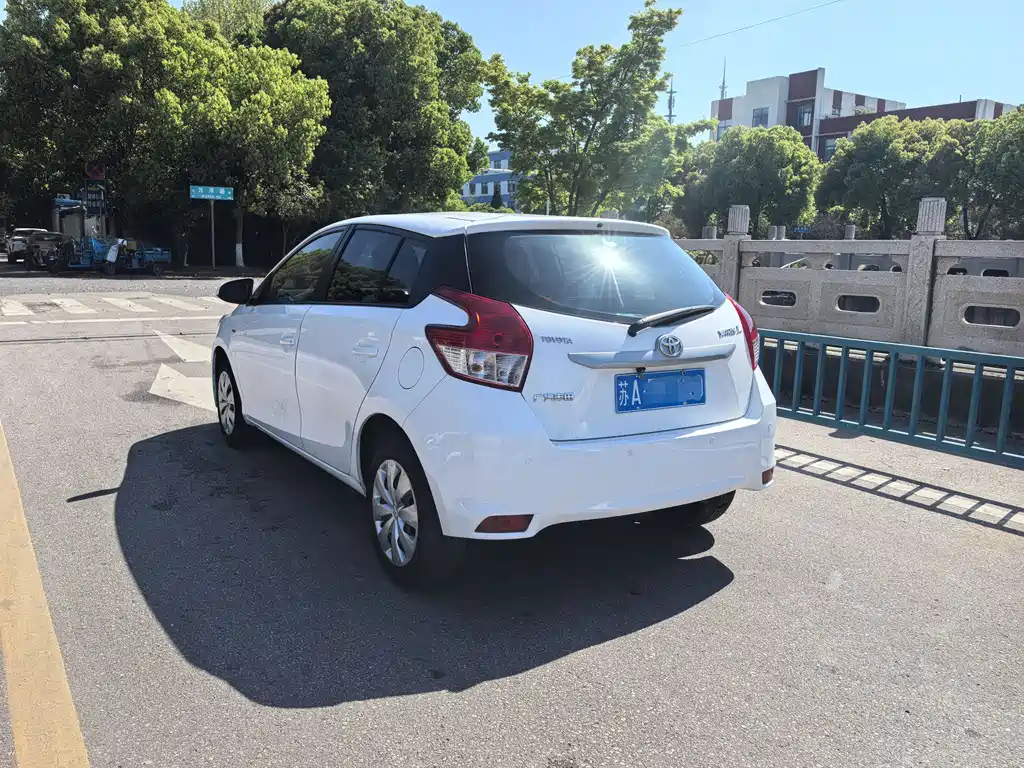 Toyota Yaris L 2015