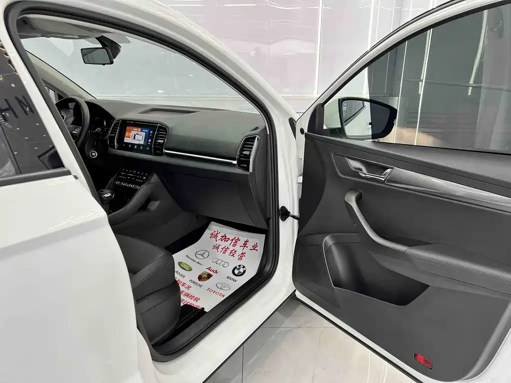 Skoda Karoq 2022 — фото 11