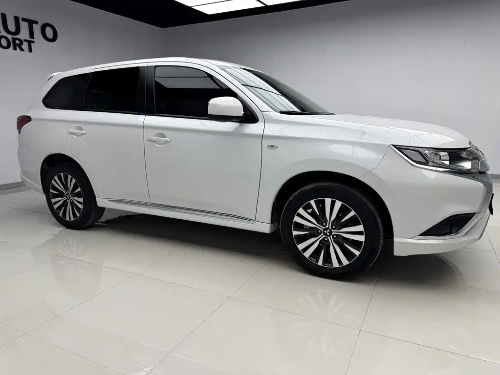 Mitsubishi Outlander 2021