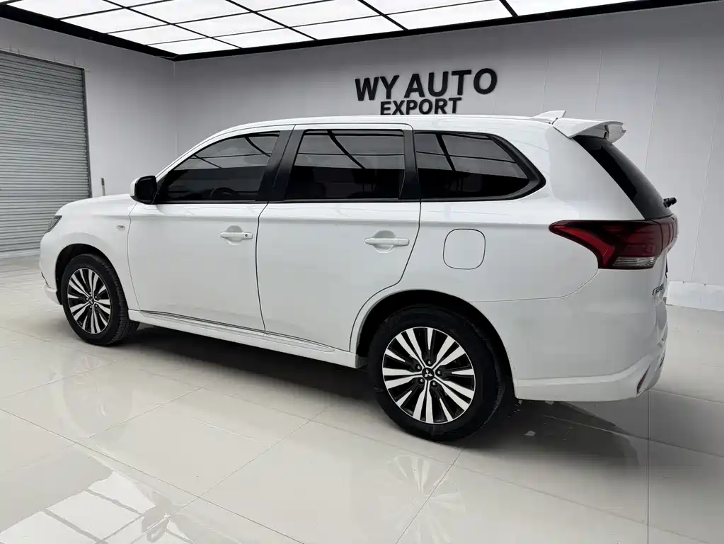 Mitsubishi Outlander 2021