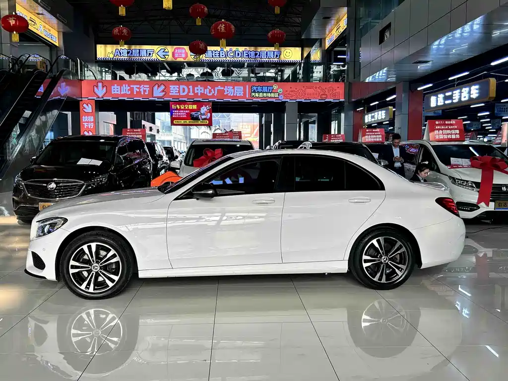 Mercedes-Benz C-Class 2018 — фото 16