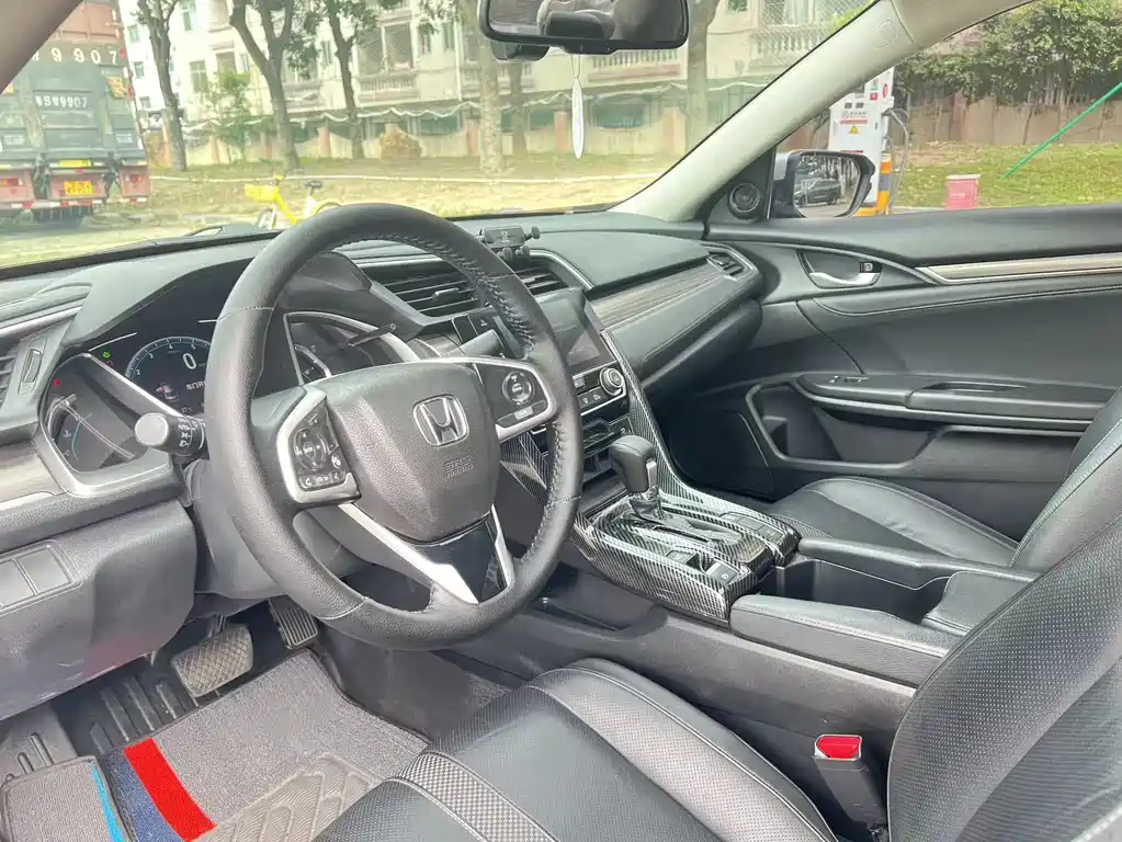 Honda Civic 2019 — фото 13