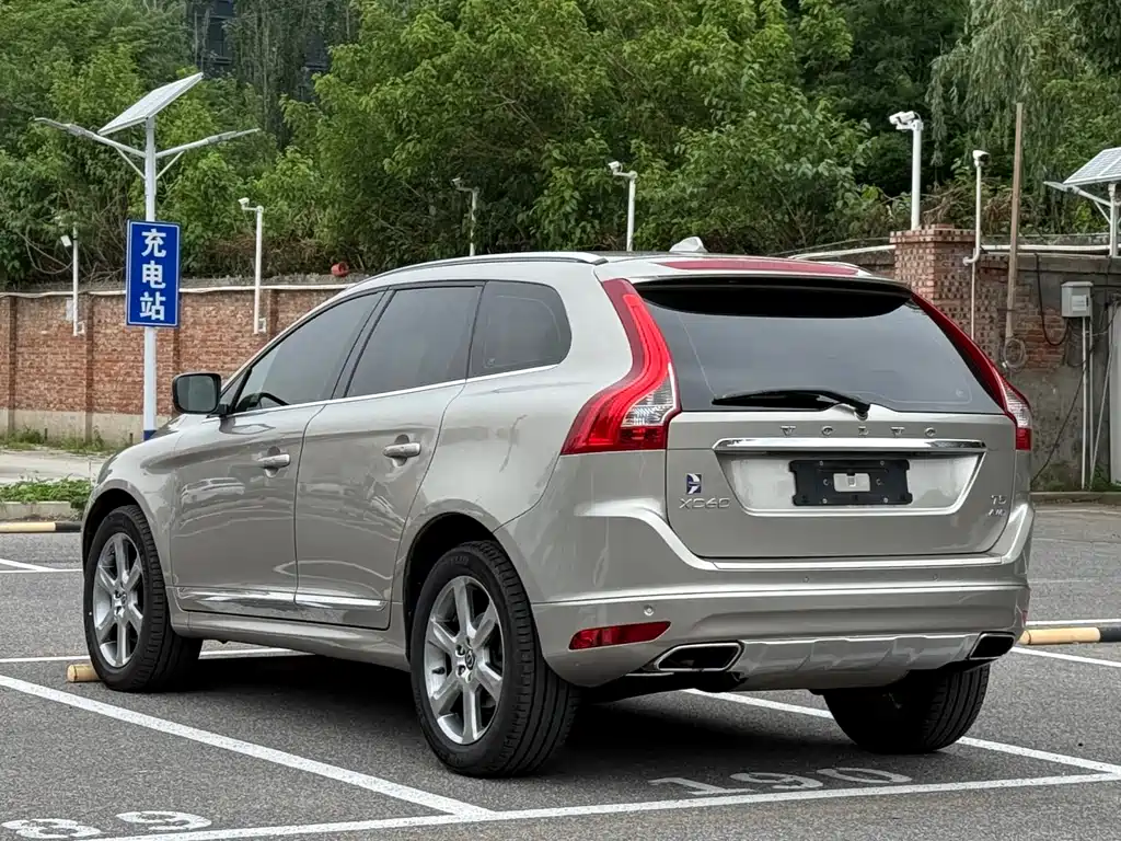 Volvo XC60 2015 — фото 6
