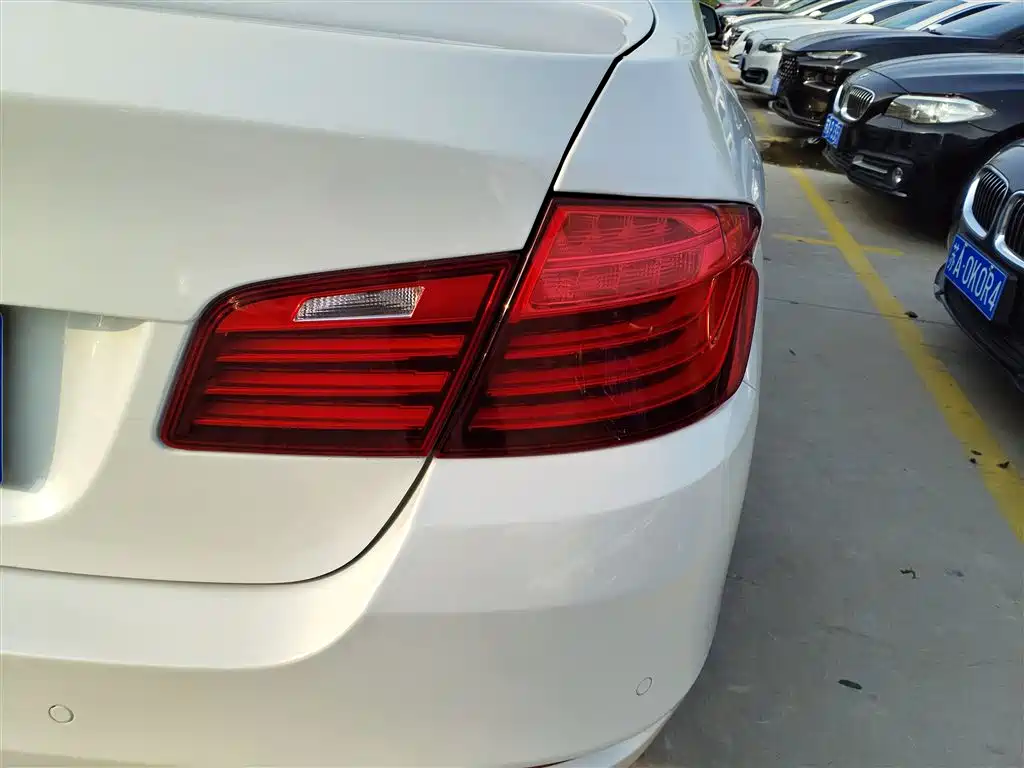 BMW 5 Series 2016 — фото 8