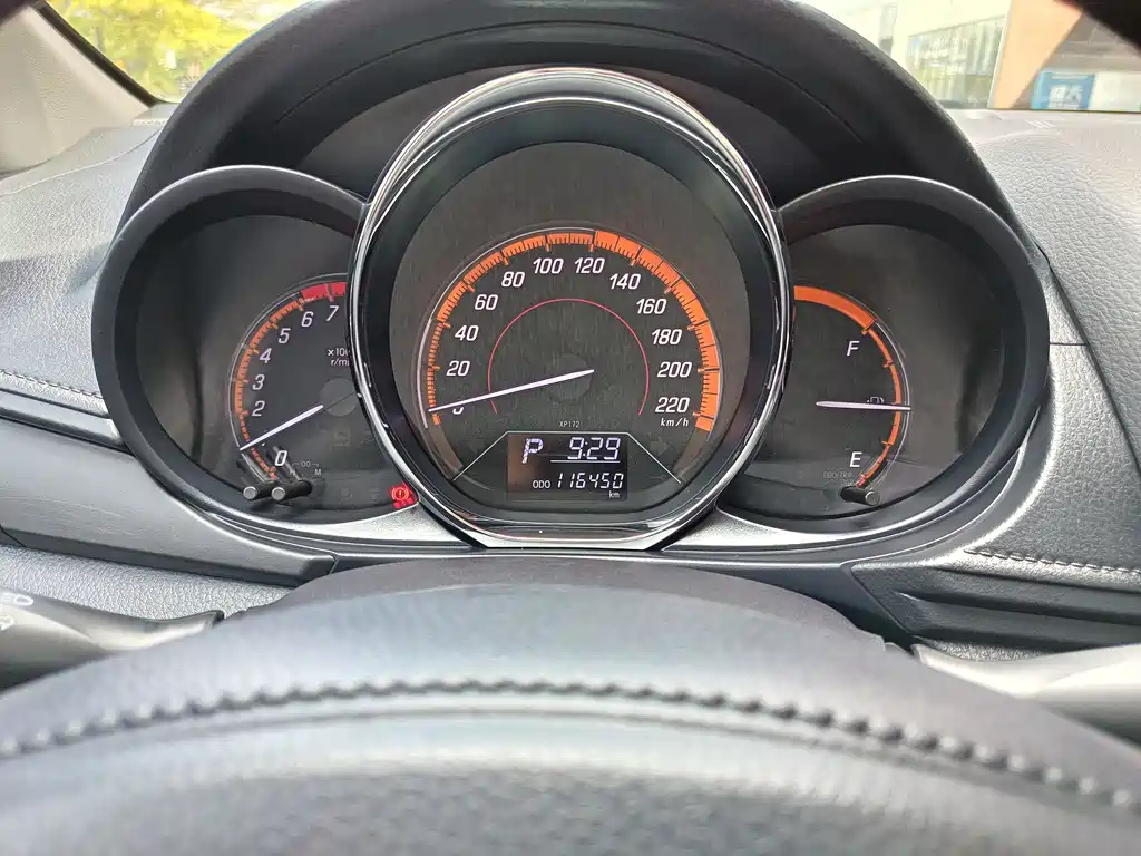 Toyota Yaris L 2022 — фото 9