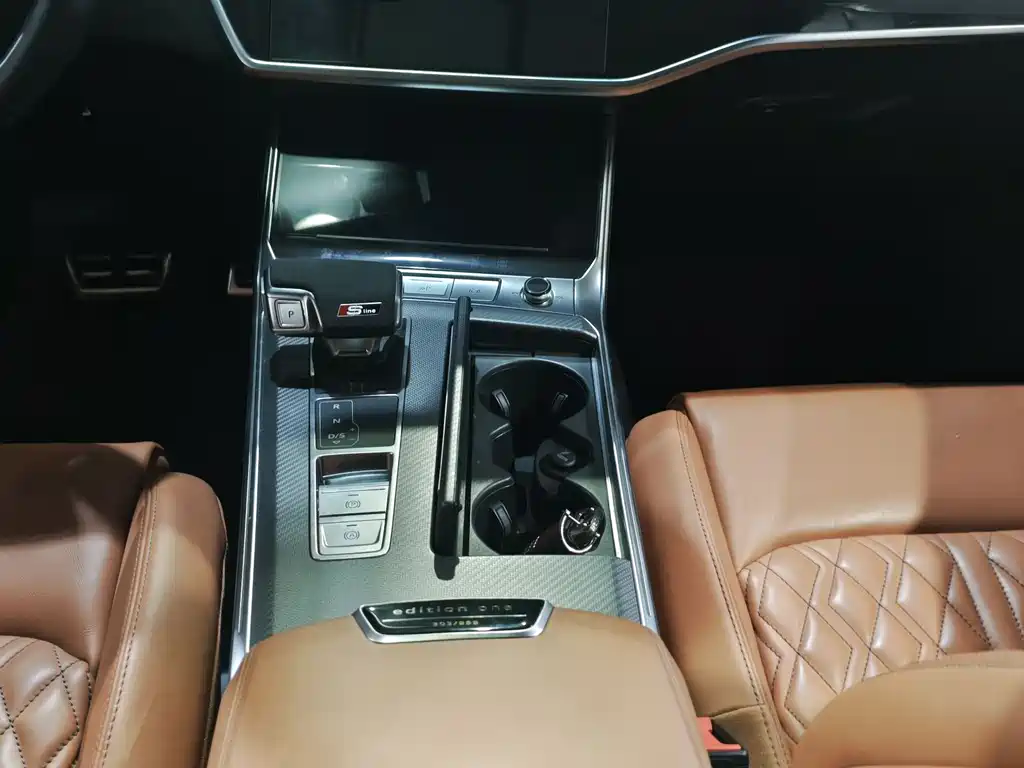 Audi A7L 2022 — фото 18