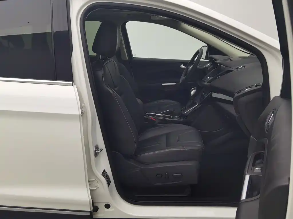 Ford Kuga 2015 — фото 23