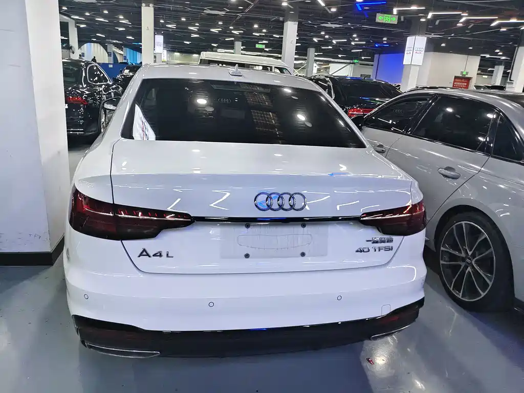 Audi A4L 2024 — фото 17