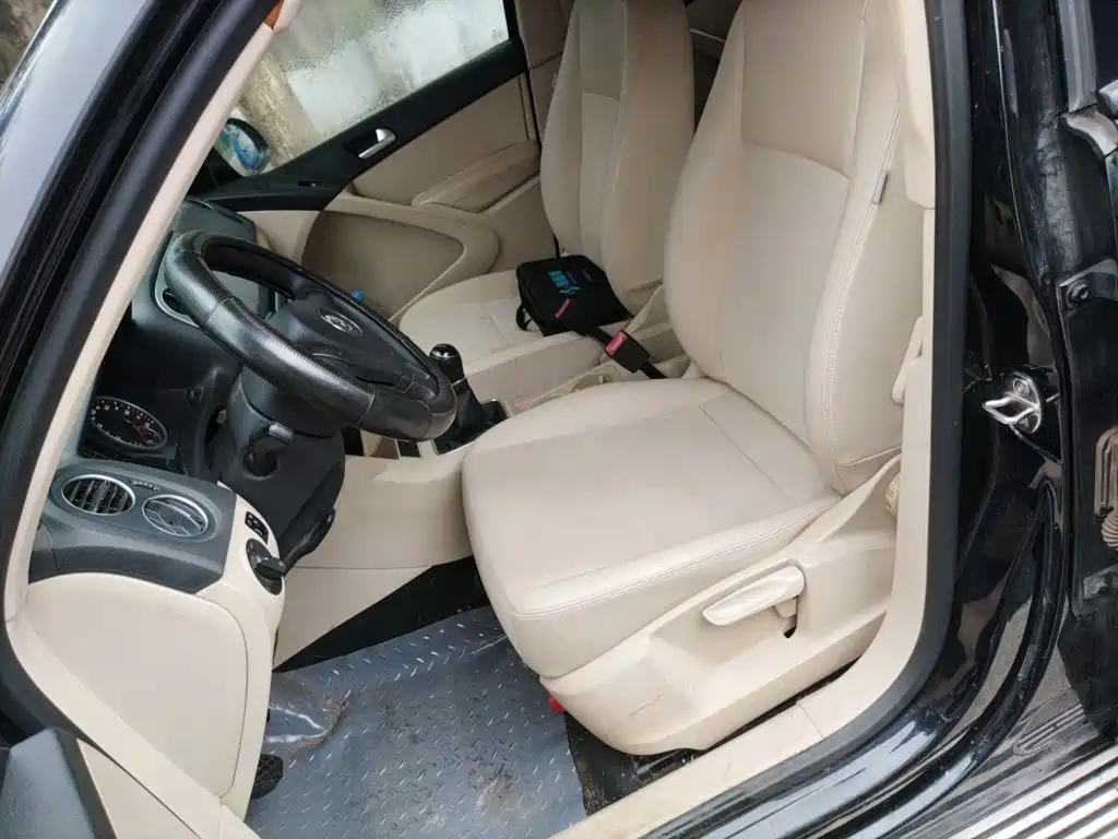 Volkswagen Tiguan 2015 — фото 12