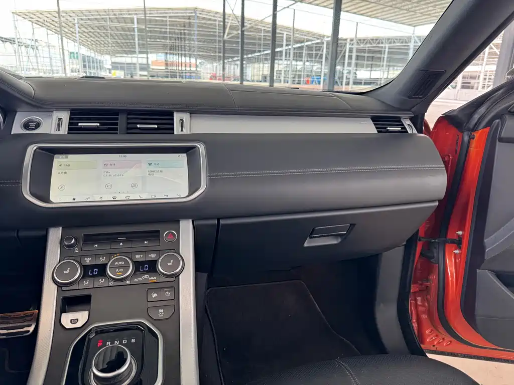 Land Rover Range Rover Evoque 2019 — фото 12