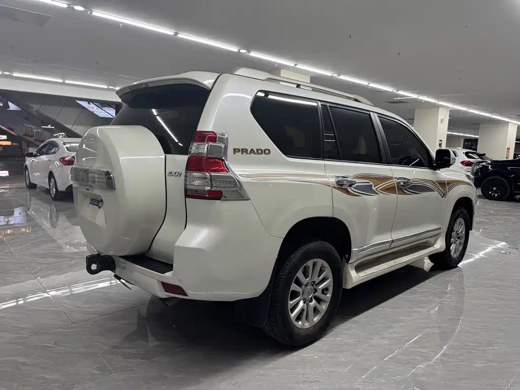 Toyota Prado 2016 — фото 6