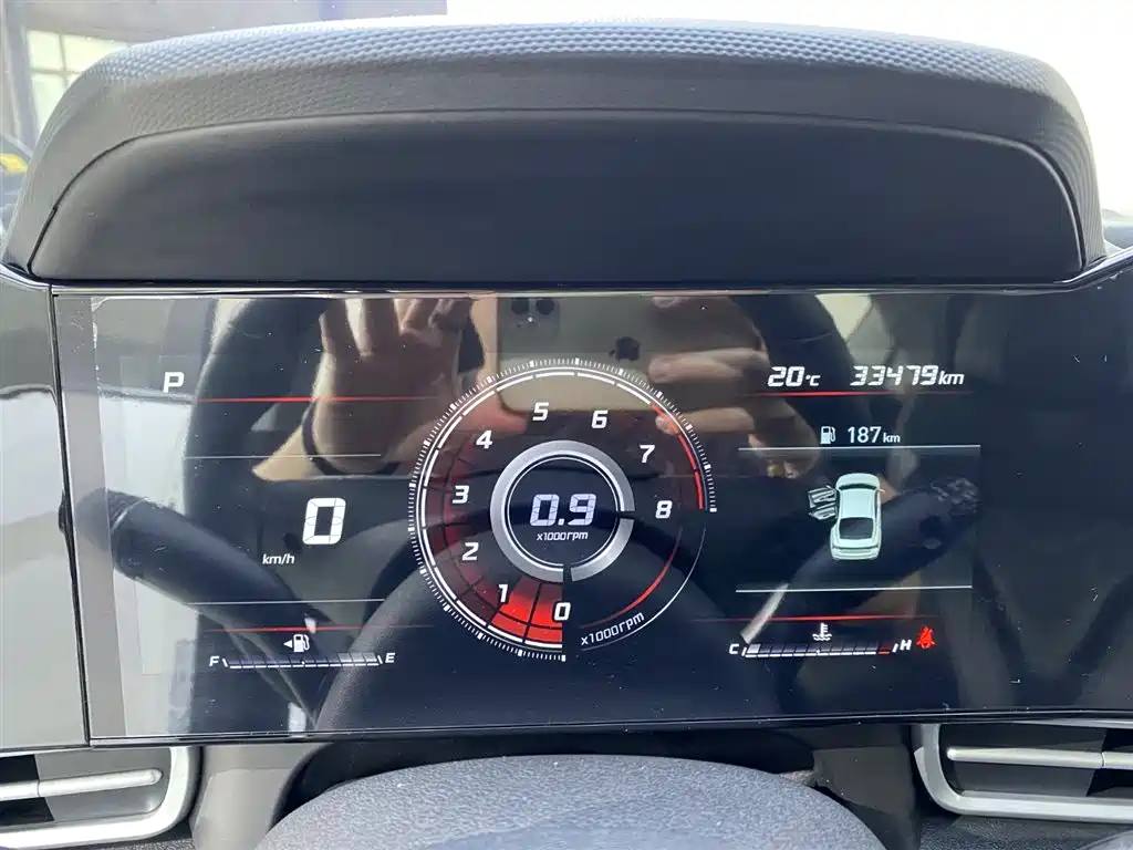 Hyundai Elantra 2023 — фото 17