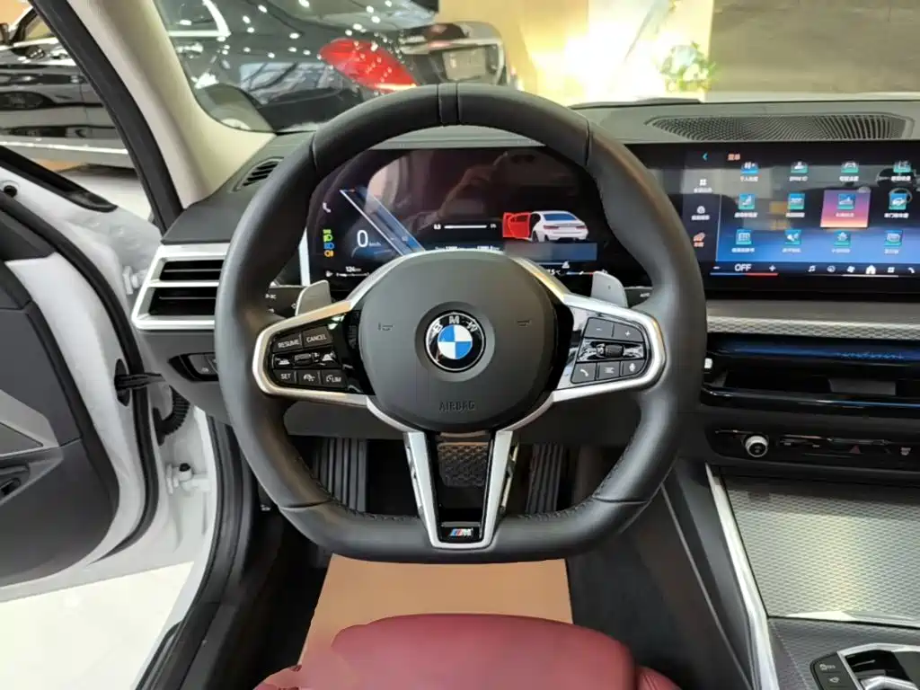 BMW 3 Series 2025 — фото 11