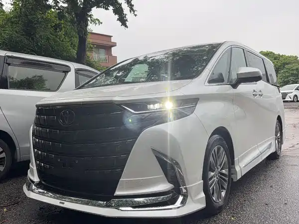 Toyota Alphard 2025