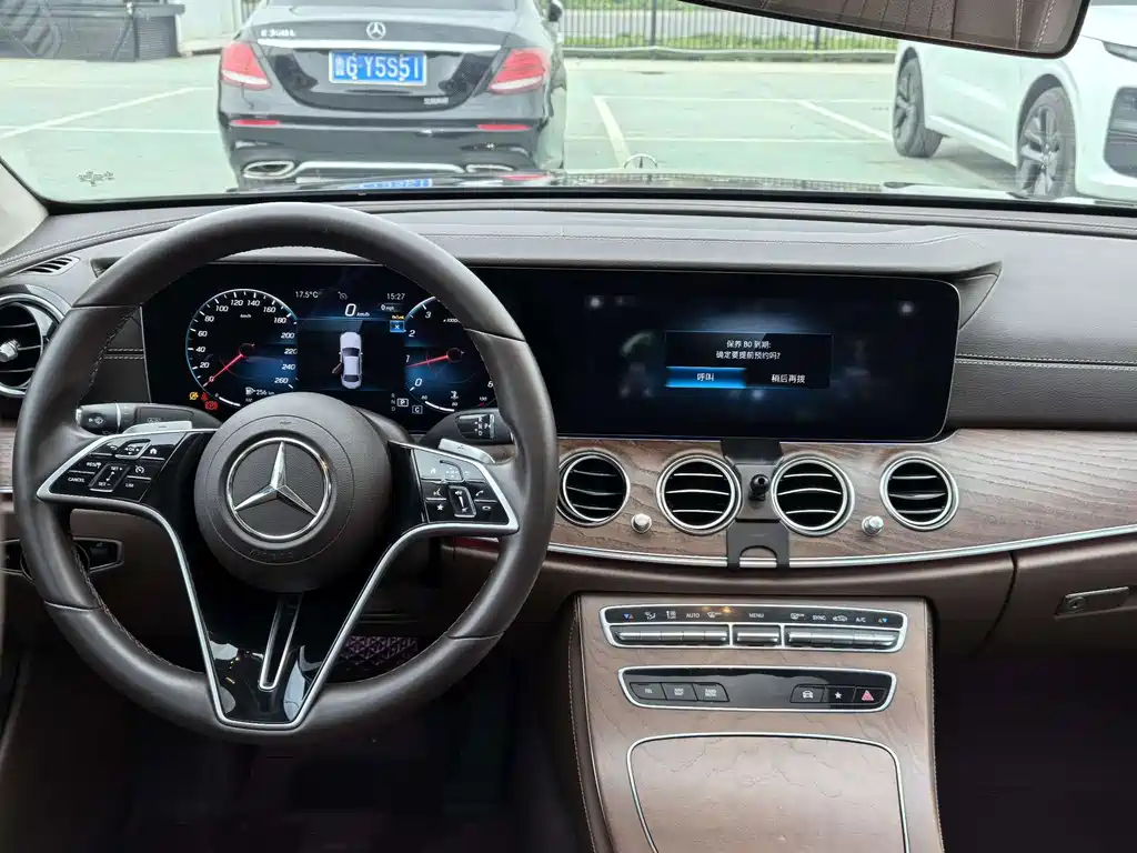 Mercedes-Benz E-Class 2023 — фото 6