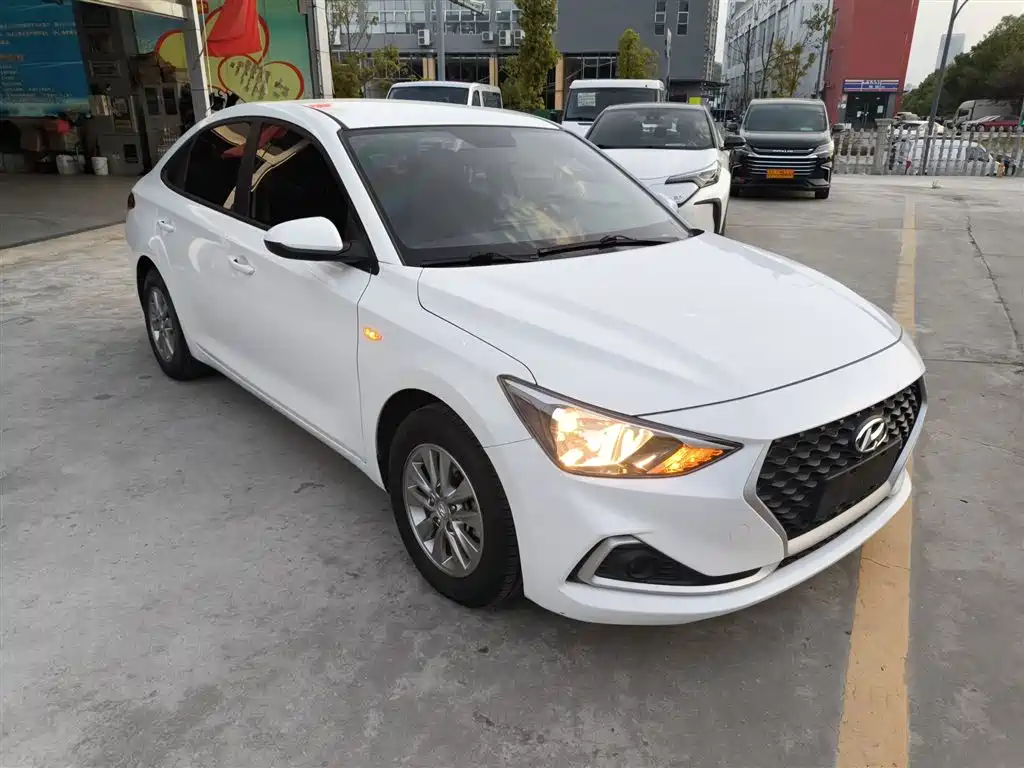 Hyundai Elantra 2019 — фото 22