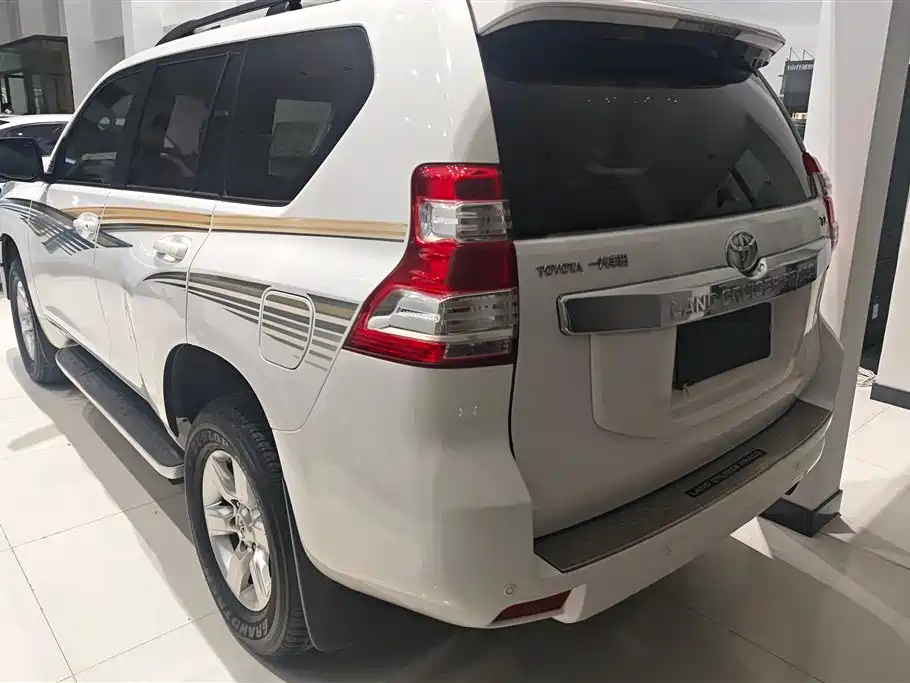 Toyota Prado 2015 — фото 3