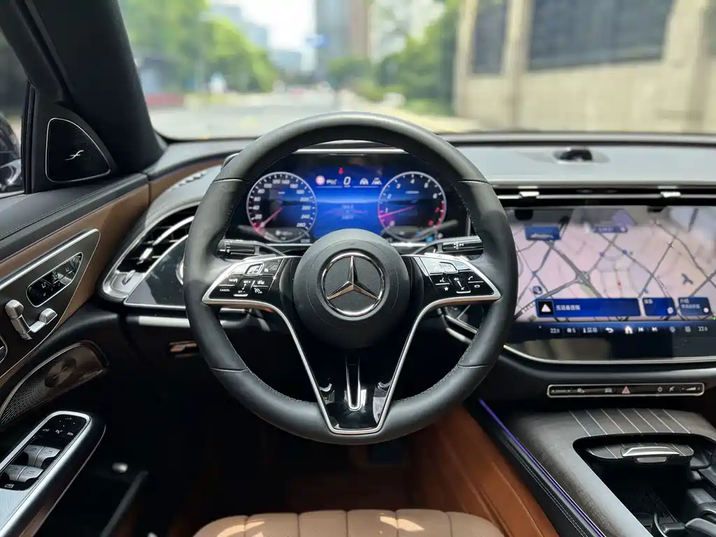 Mercedes-Benz E-Class 2024 — фото 15