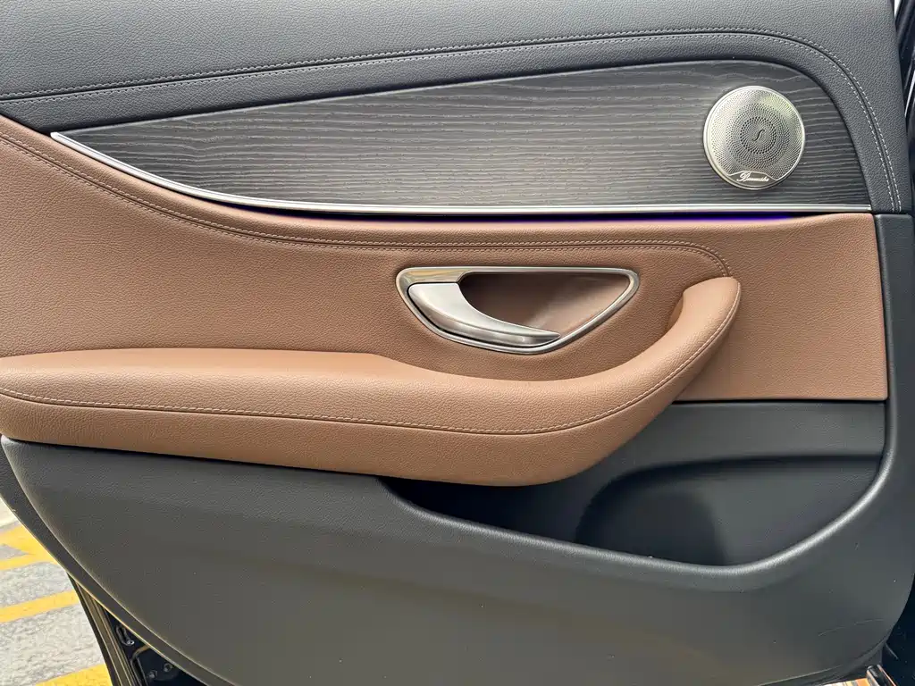 Mercedes-Benz E-Class 2020 — фото 19