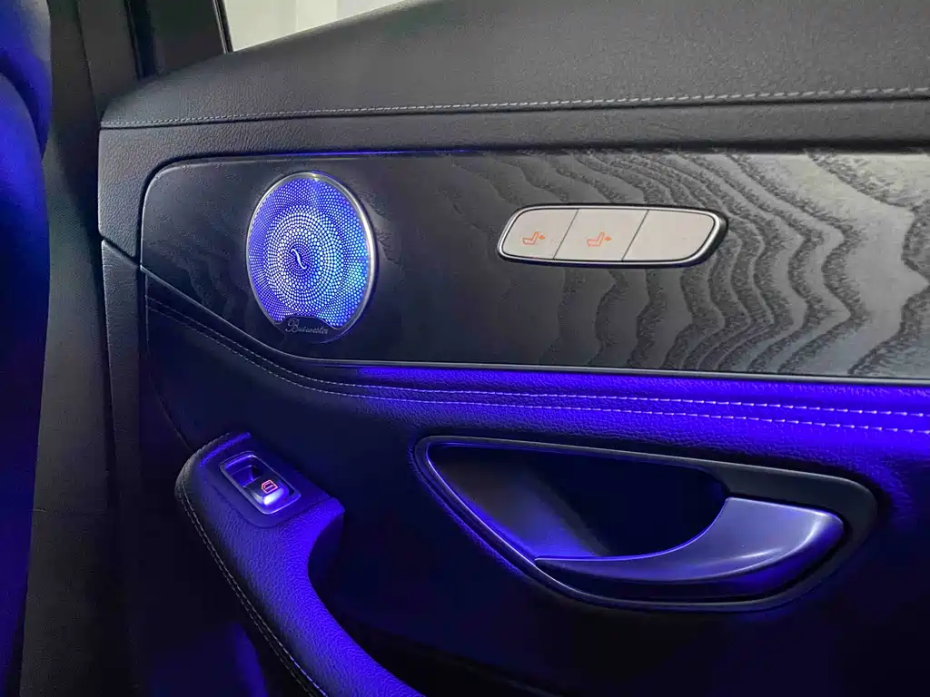 Mercedes-Benz C-Class 2019 — фото 20