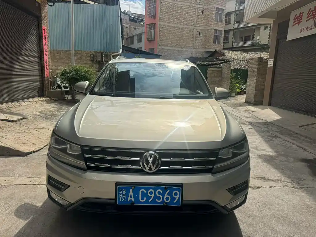 Volkswagen Tiguan L 2020 — фото 2