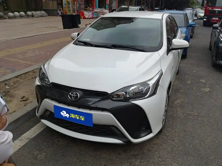 Toyota Yaris L 2021