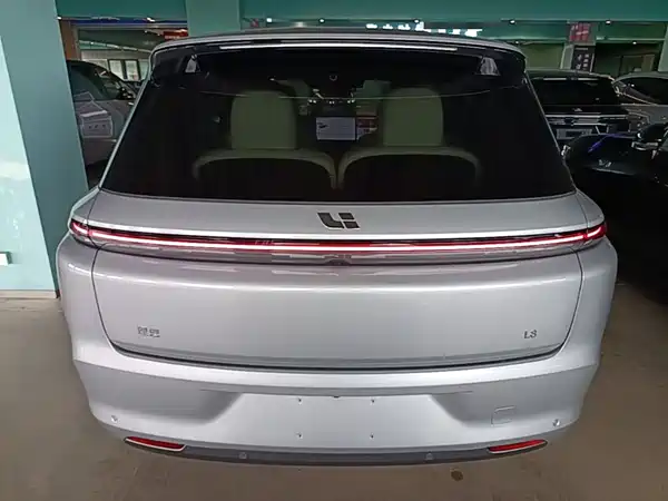 Li Auto L8 2025