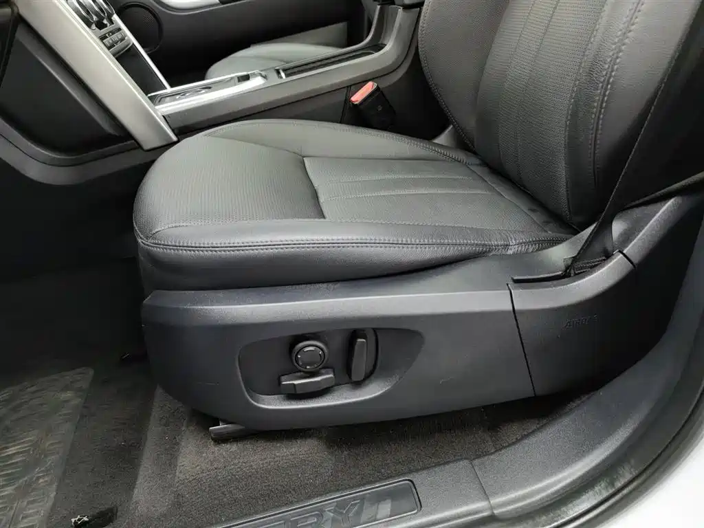 Land Rover Discovery Sport 2018 — фото 20