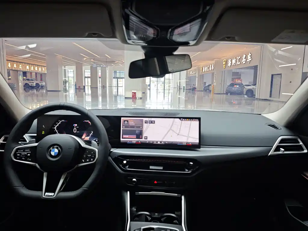 BMW 3 Series 2025 — фото 14
