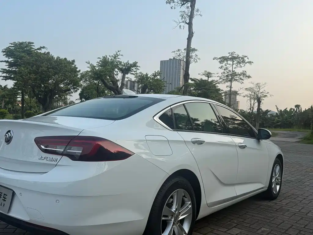 Buick Regal 2019 — фото 19