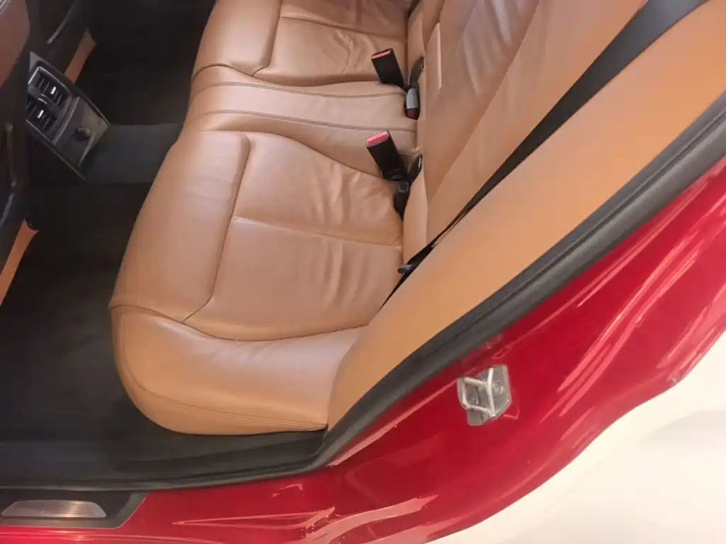 BMW 3 Series 2018 — фото 17