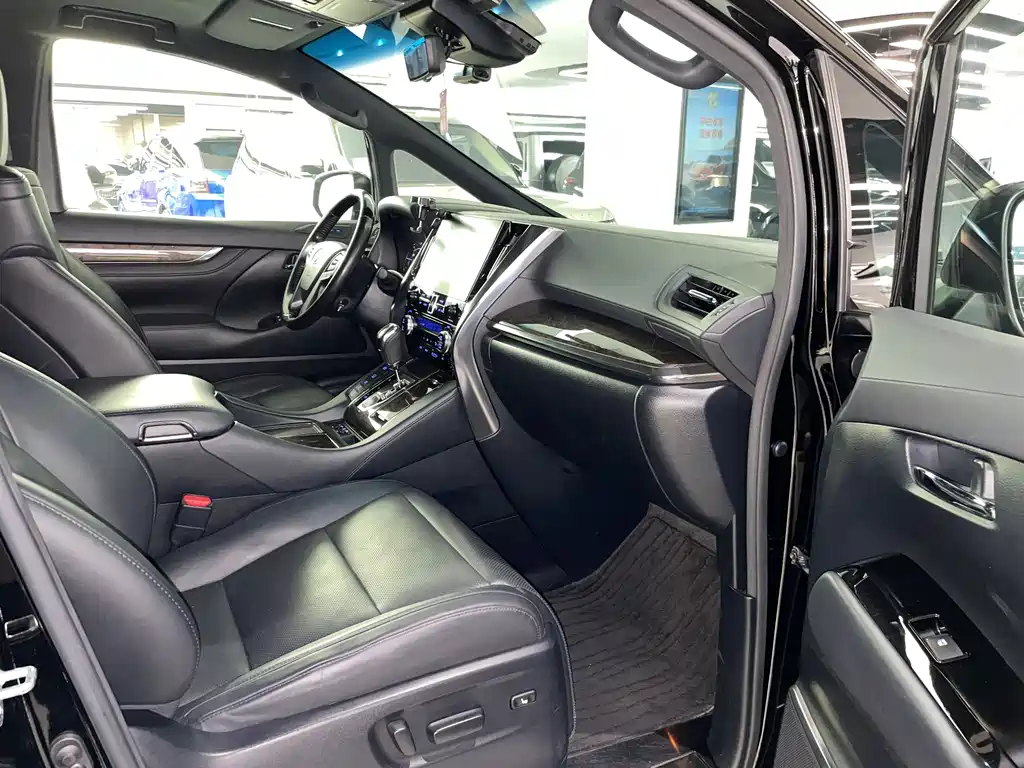 Toyota Vellfire 2020 — фото 11