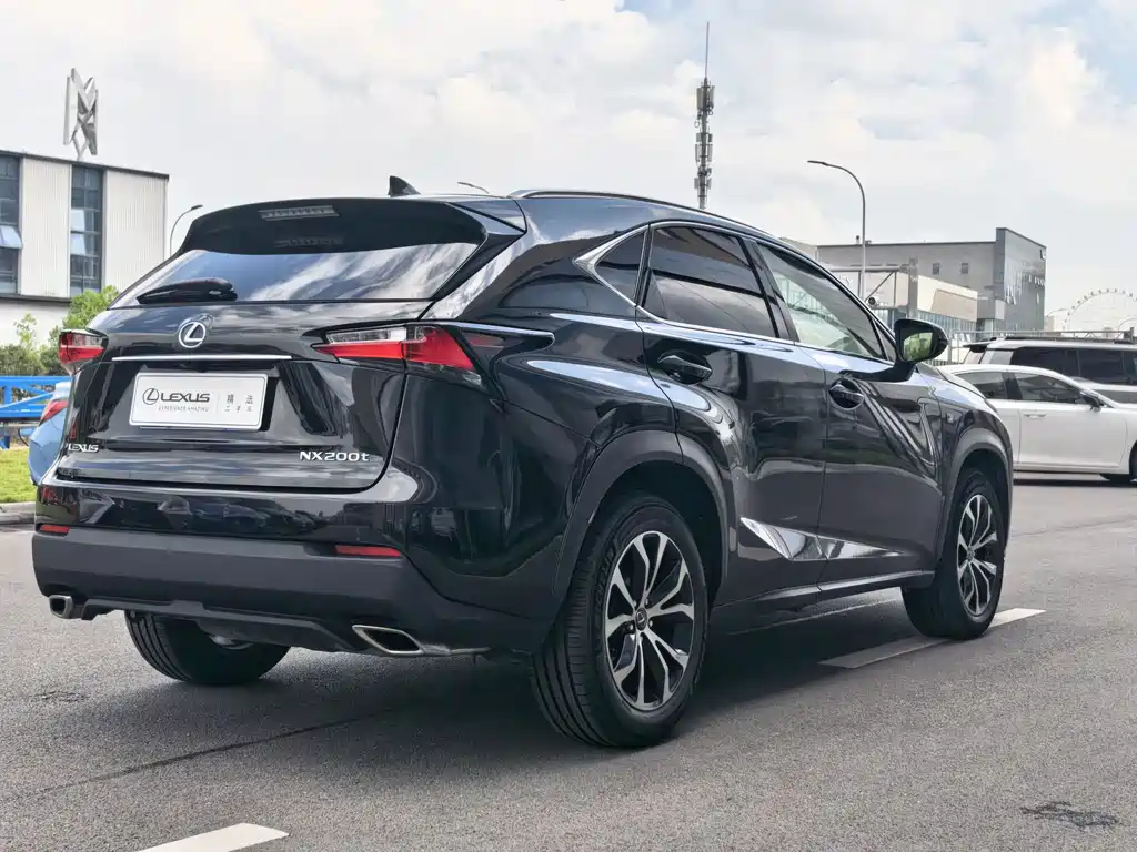 Lexus NX 2015 — фото 11