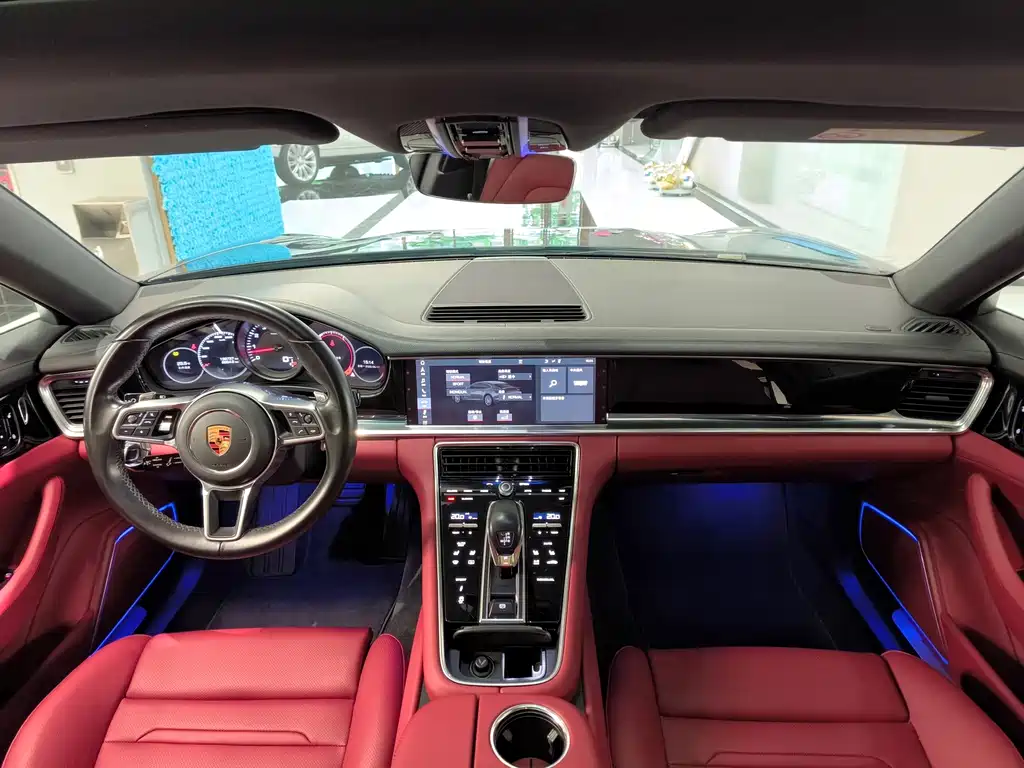 Porsche Panamera 2018 — фото 23