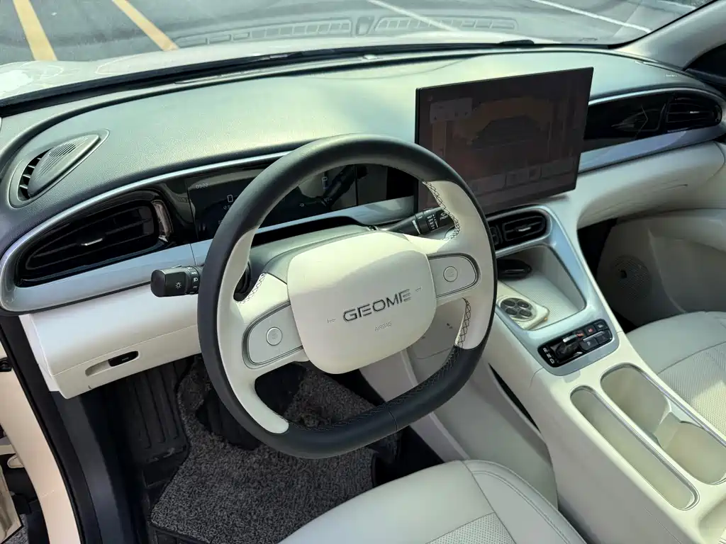 Geely Galaxy Starwish 2025 — фото 11