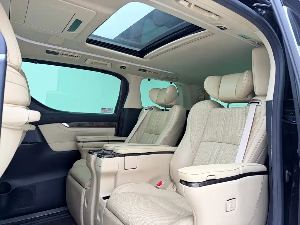 Toyota Vellfire 2021