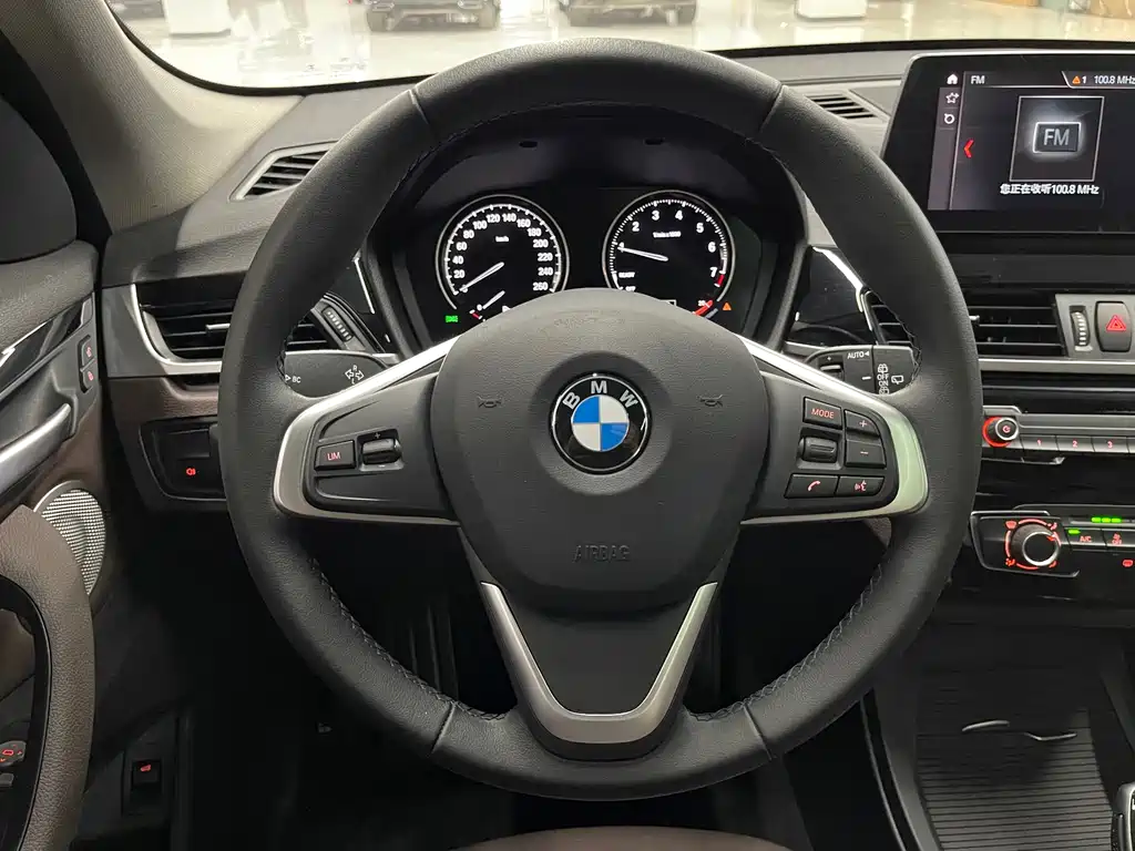 BMW X1 2022 — фото 16
